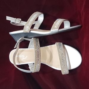 Rhinestone embellished wedge (9w) (NWOT)